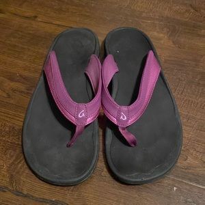 Olukai purple flip flops size 10 great condition